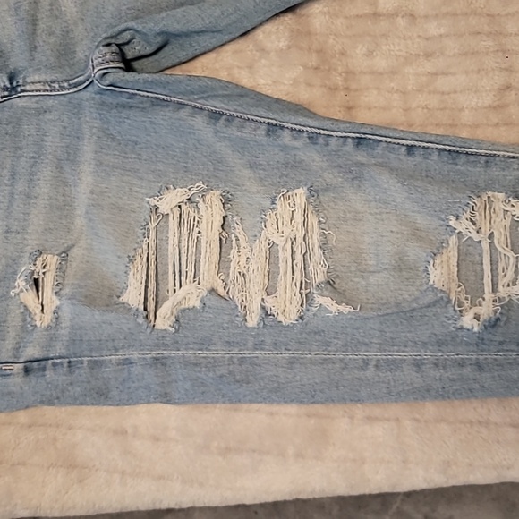 American Eagle Next Level Stretch Distressed Jeans - Picture 2 of 6